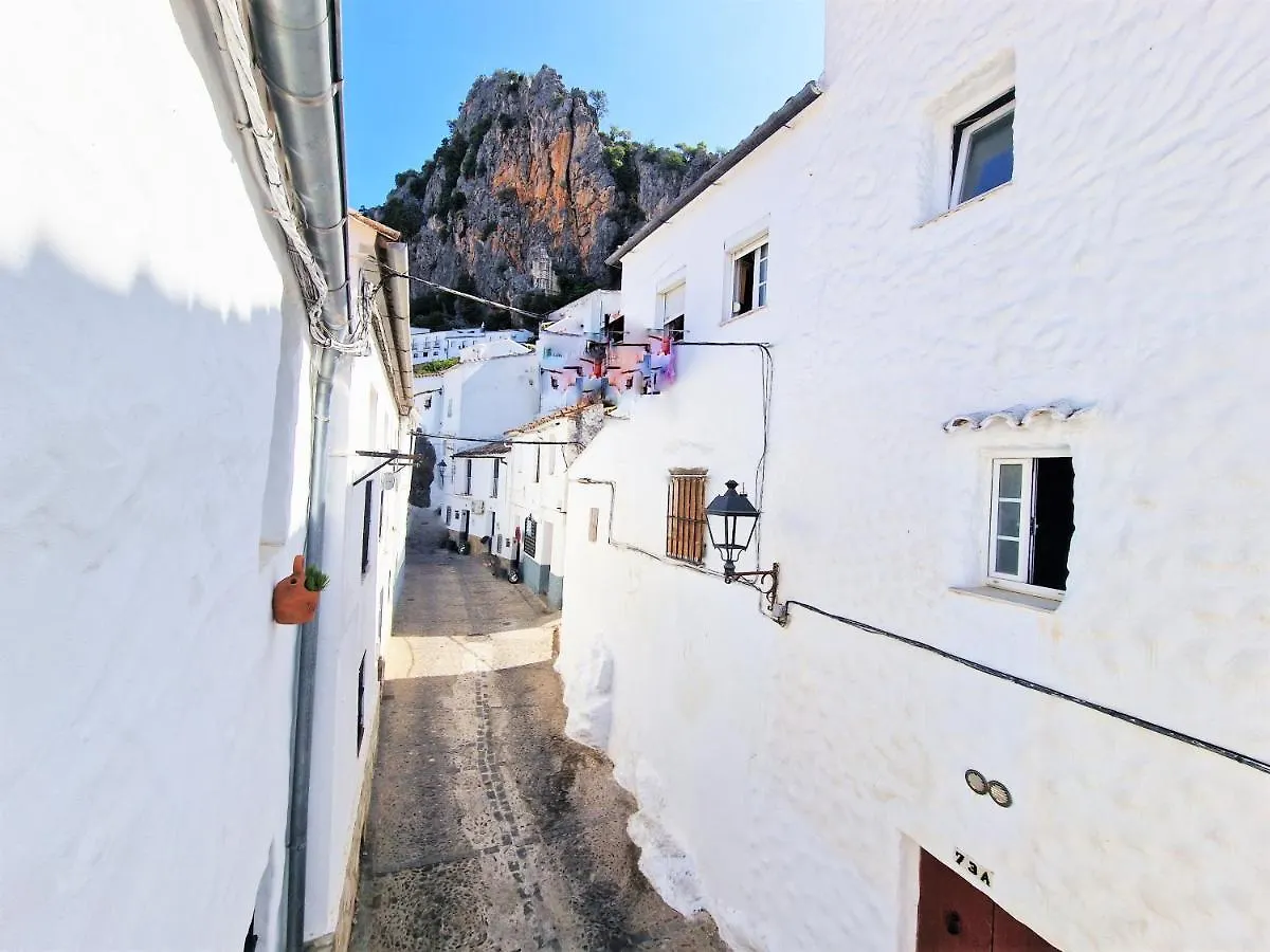 Apartment El Bucaro. Las Puertitas Rojas Ubrique Spain